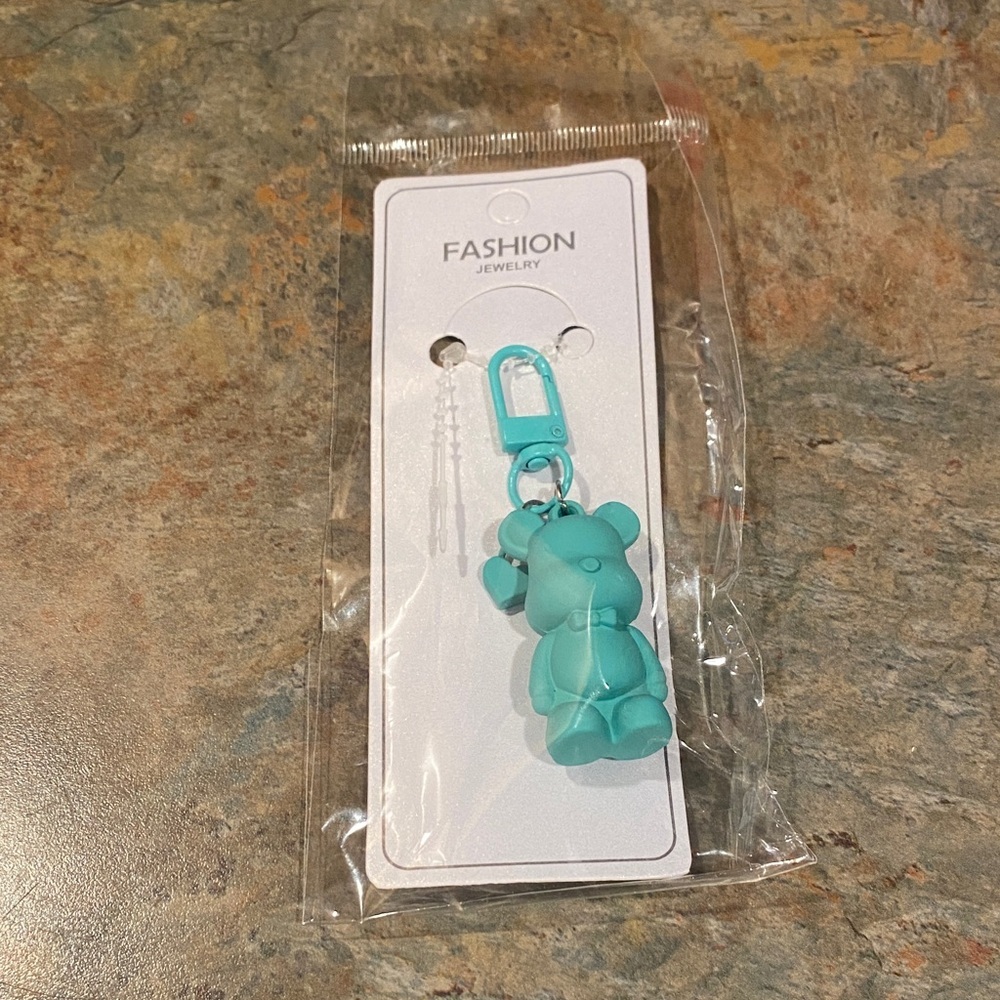 Fashion Jewlery Teal Bear Keychain NIP